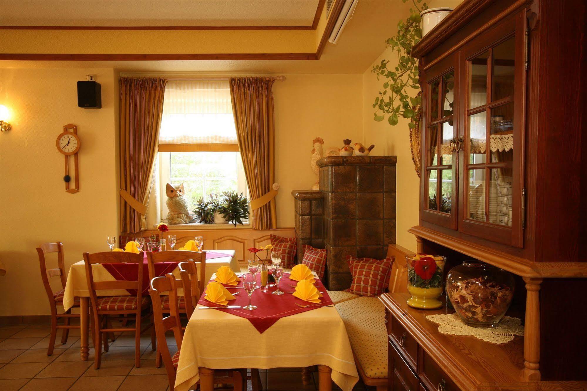 Hotel Company Cölbe Dış mekan fotoğraf