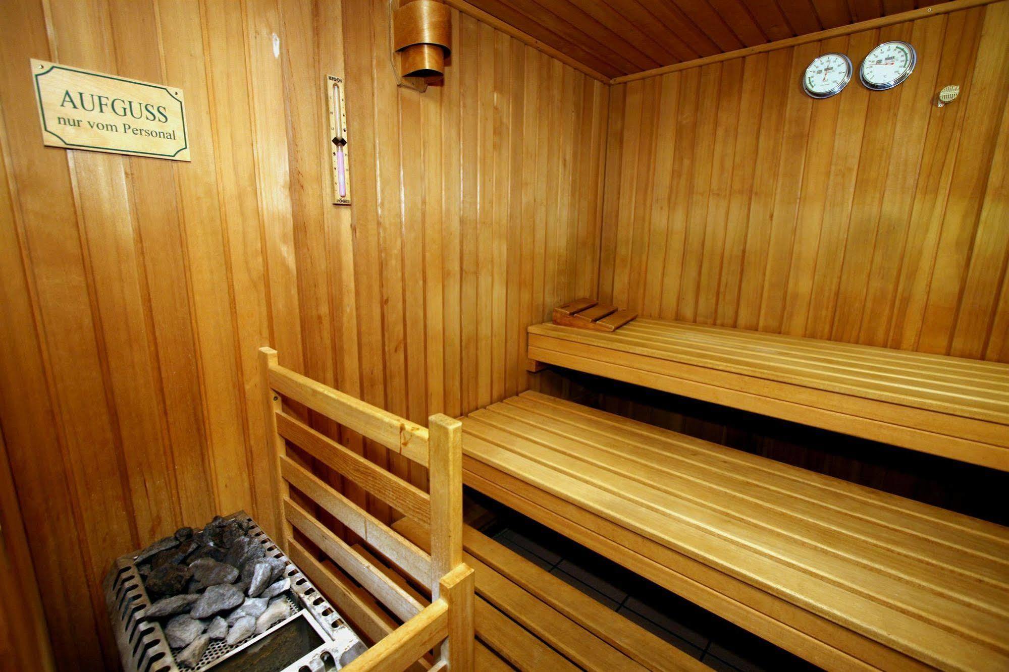 Hotel Company Cölbe Dış mekan fotoğraf