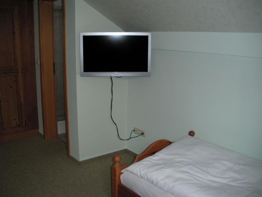 Hotel Company Cölbe Oda fotoğraf