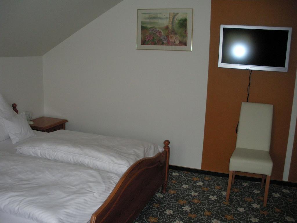 Hotel Company Cölbe Oda fotoğraf
